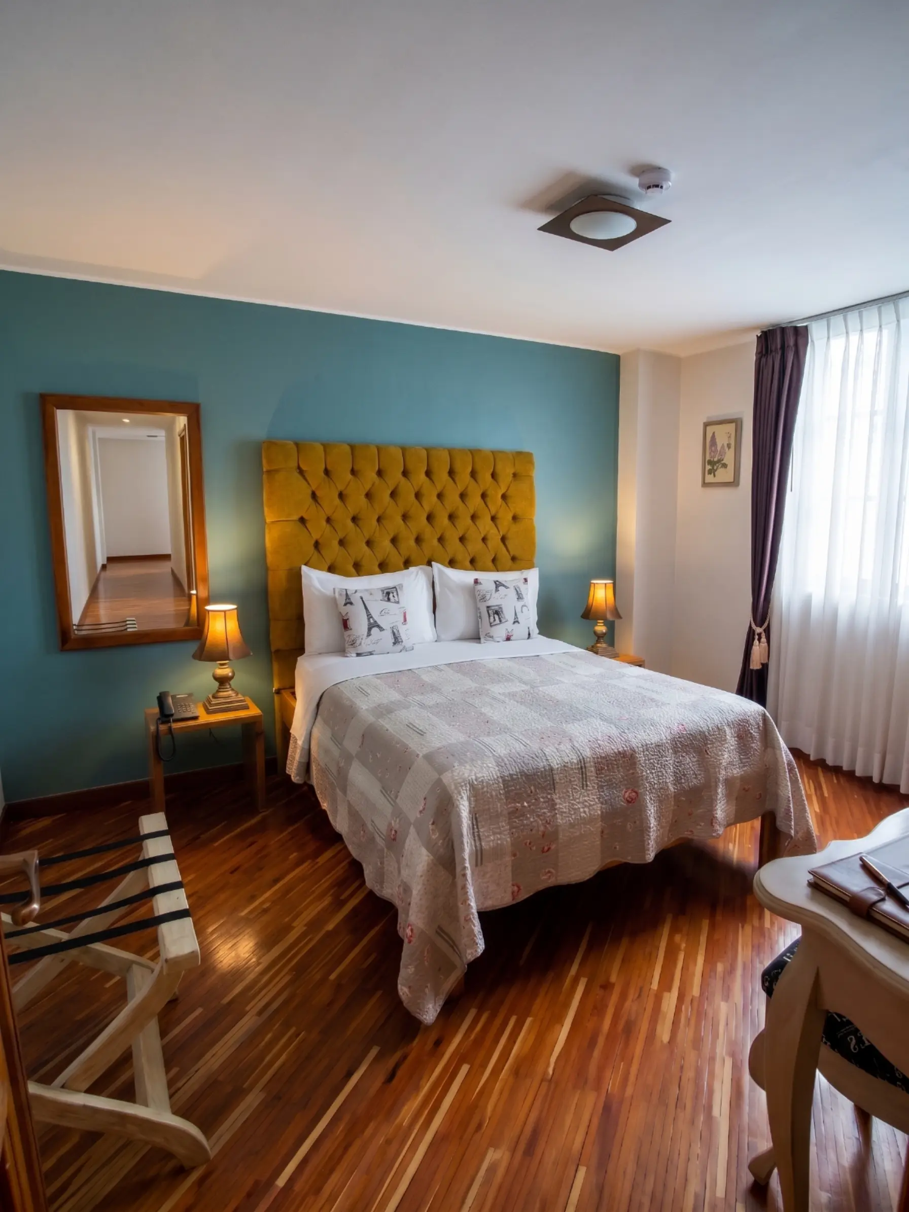 Hotel Deluxe